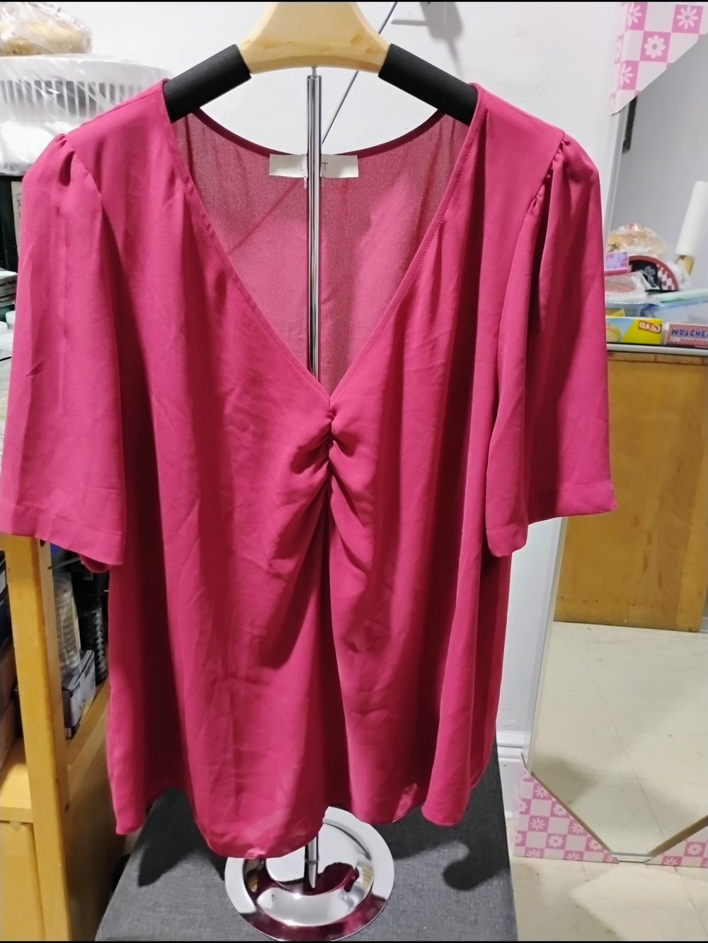 LOFT  V-Neck Blouse in Fuchsia Size: Large